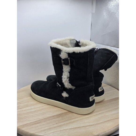 Ugg - Barley Boot - Kids - Size 4 - Suede - black - Shearling Inner Lining - Picture 7 of 9